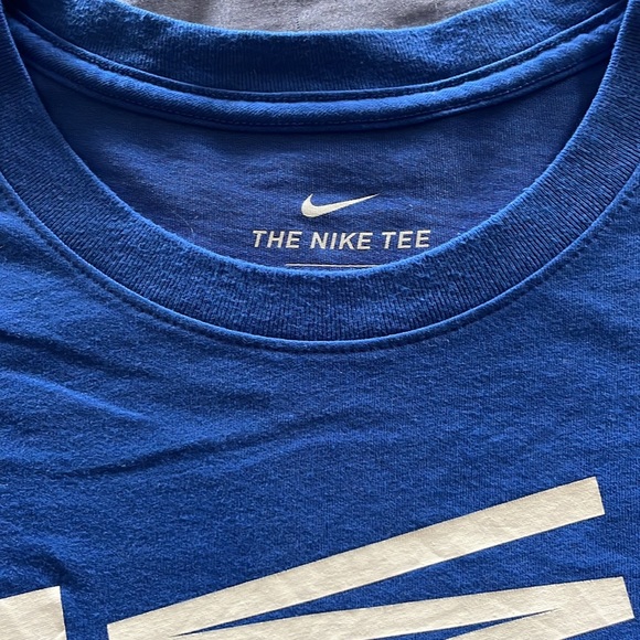 Super comfortable super soft Nike tee Duke Blue Devils large dri-fit - Picture 3 of 9
